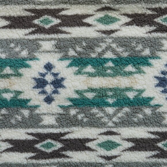 Luxe Home Decor Classic Faux Fur Throw | 1-Piece | Navajo print - grey | 50"x60" - Picture 7 of 11